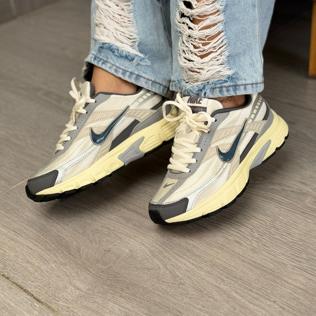 NIKE INITIATOR