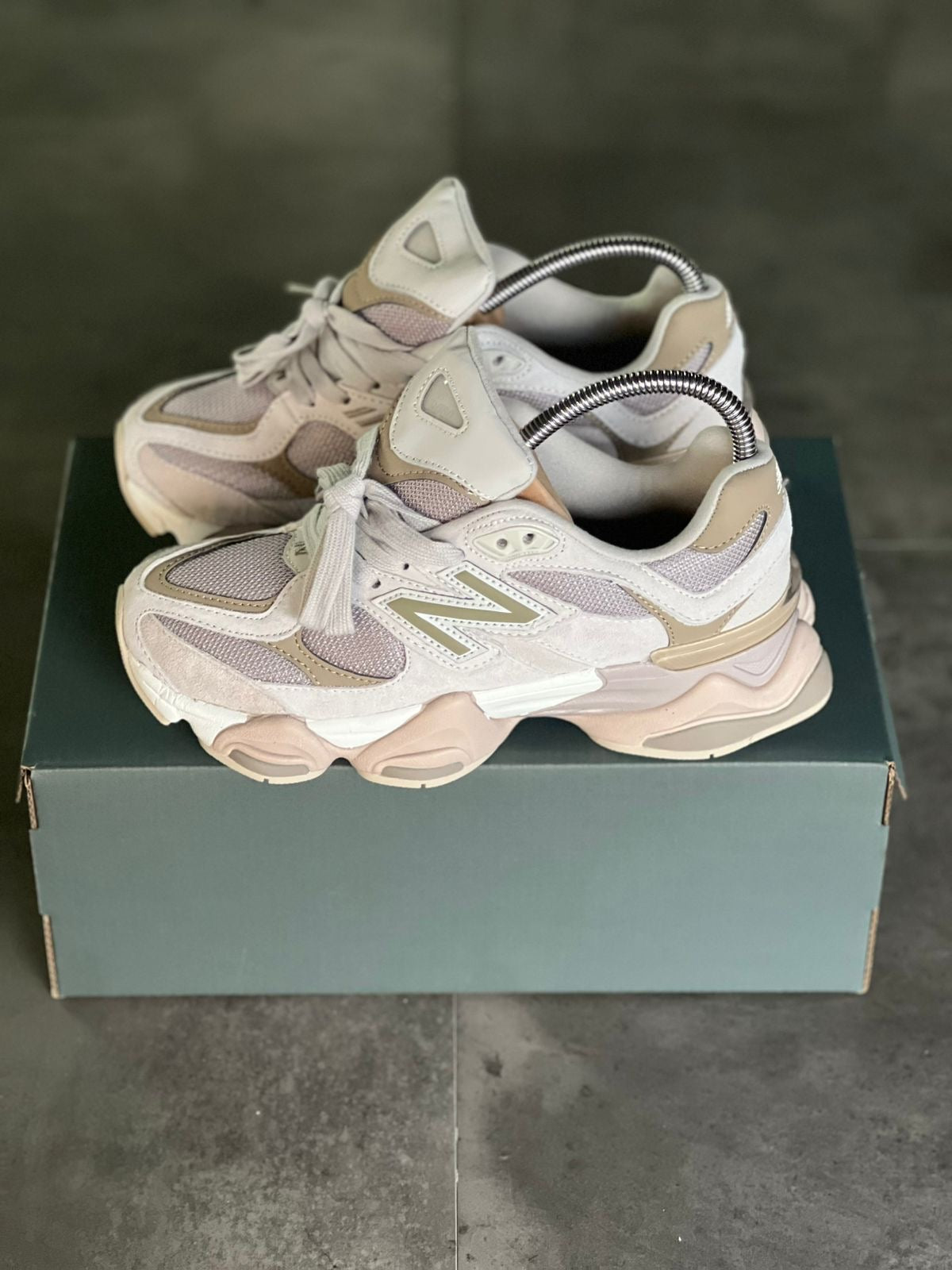 NEW BALANCE 9060