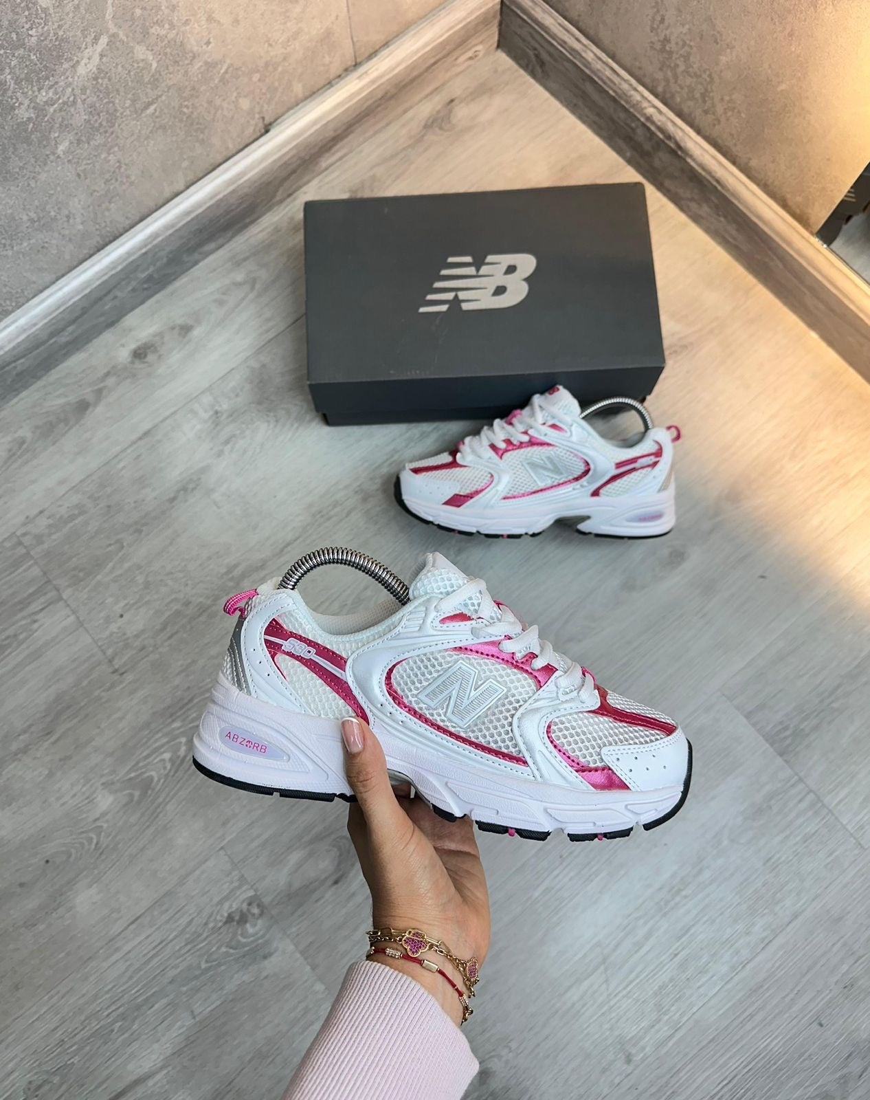 NEW BALANCE 530 | BLANCO ROJO