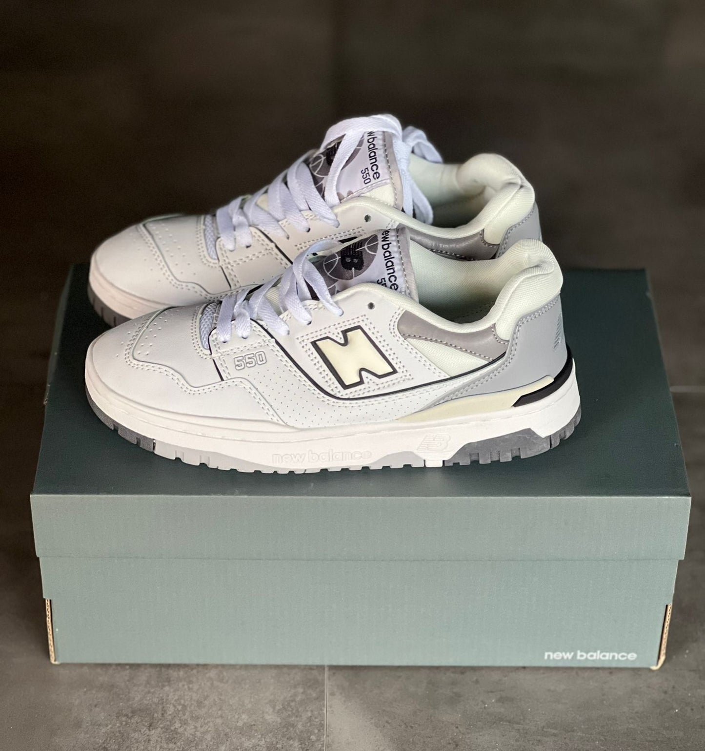 NEW BALANCE 550 GRIS