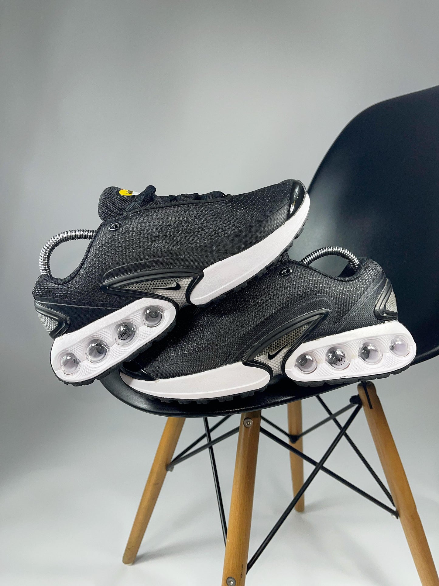 NIKE AIR MAX DN | NEGRO BLANCO