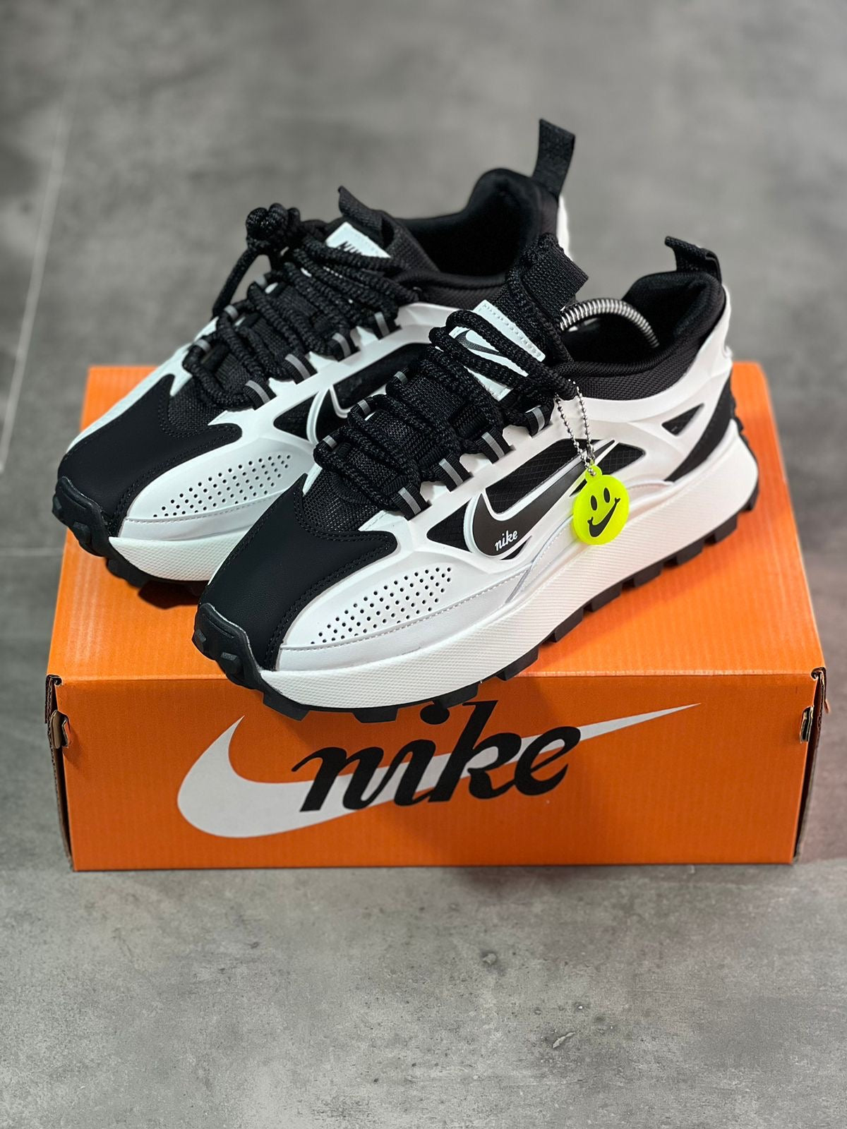 NIKE BAILLELI | NEGRO BLANCO