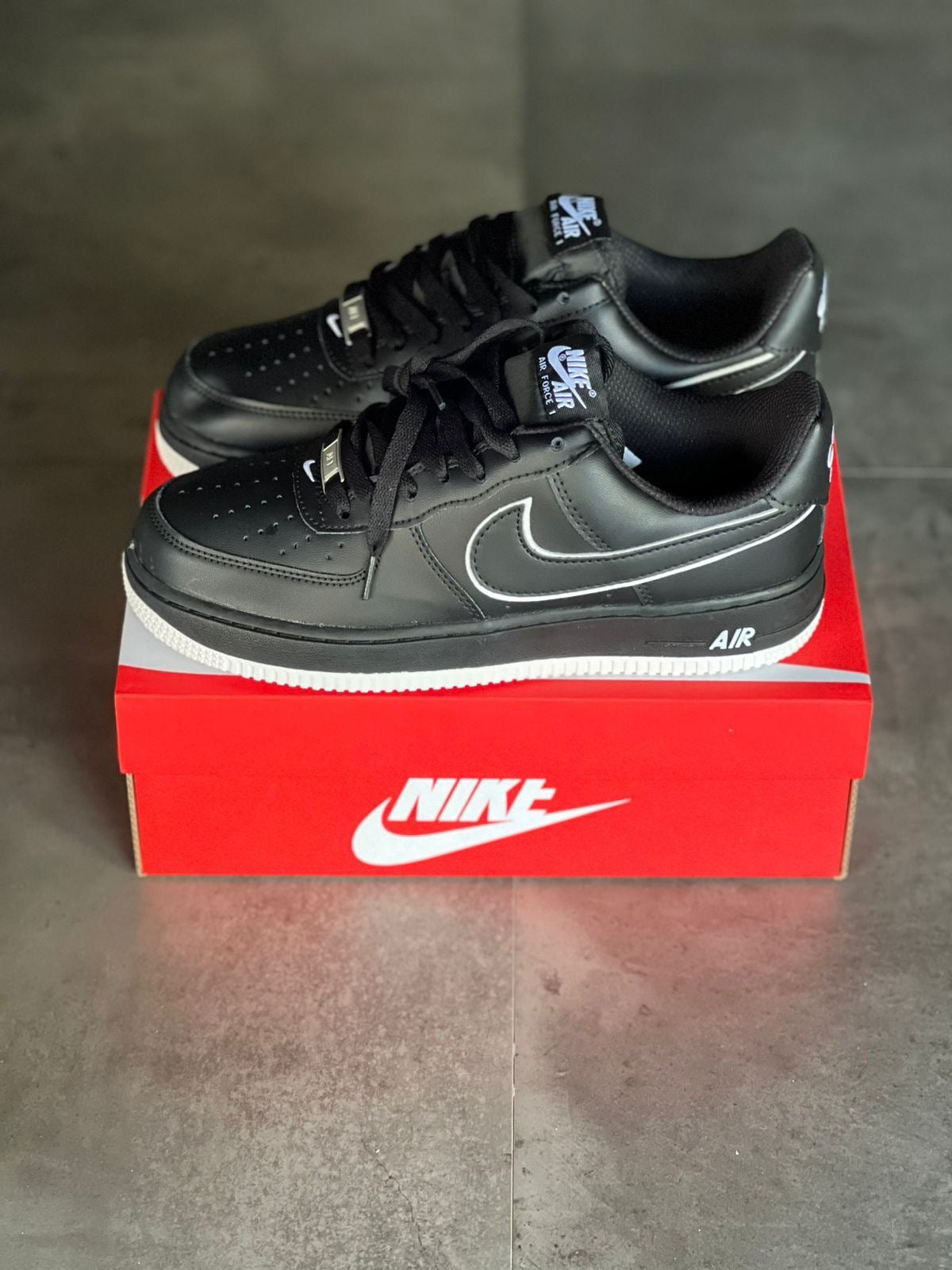 NIKE AF1 NEGRO | BLANCO