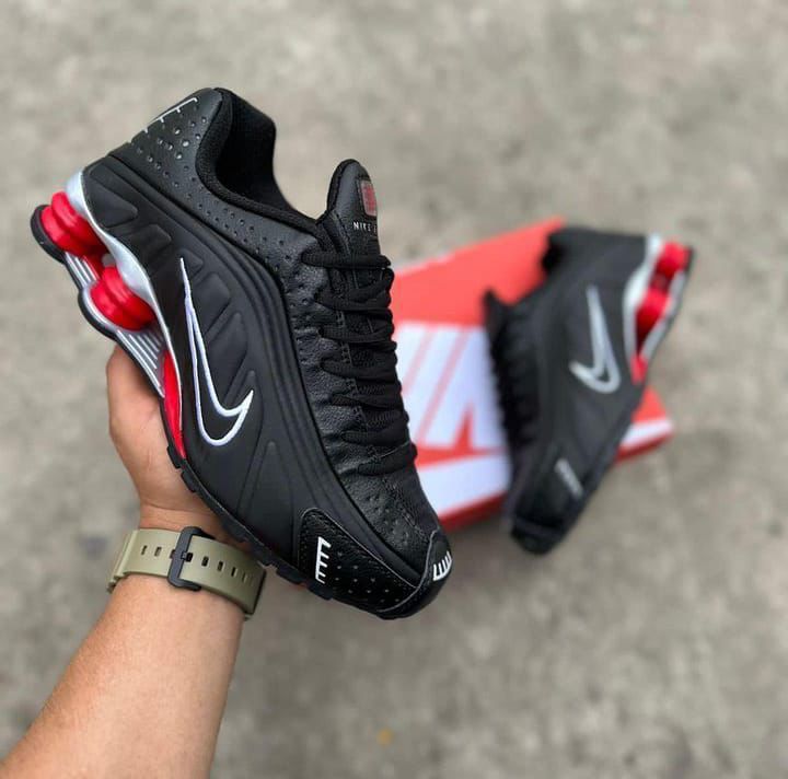 NIKE SHOX NEGRA