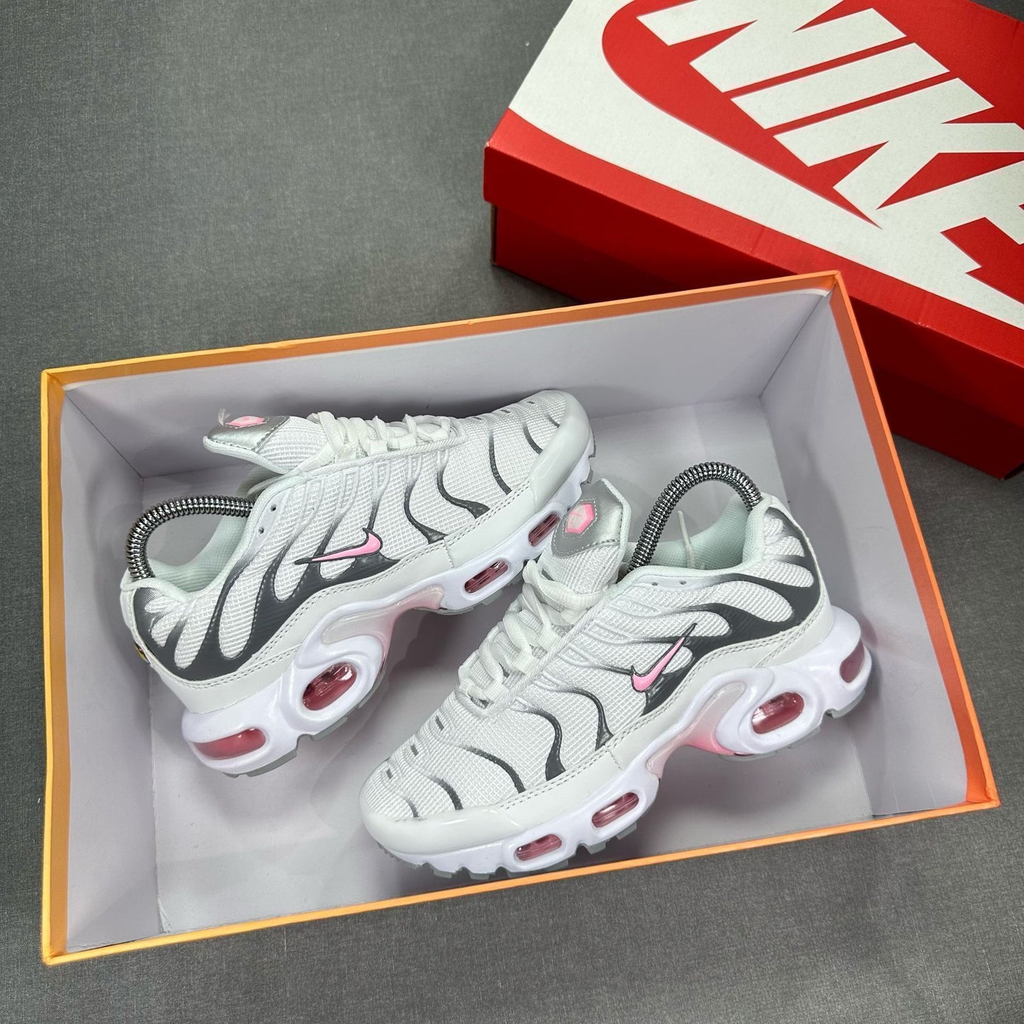 NIKE TN | ROSA GRIS