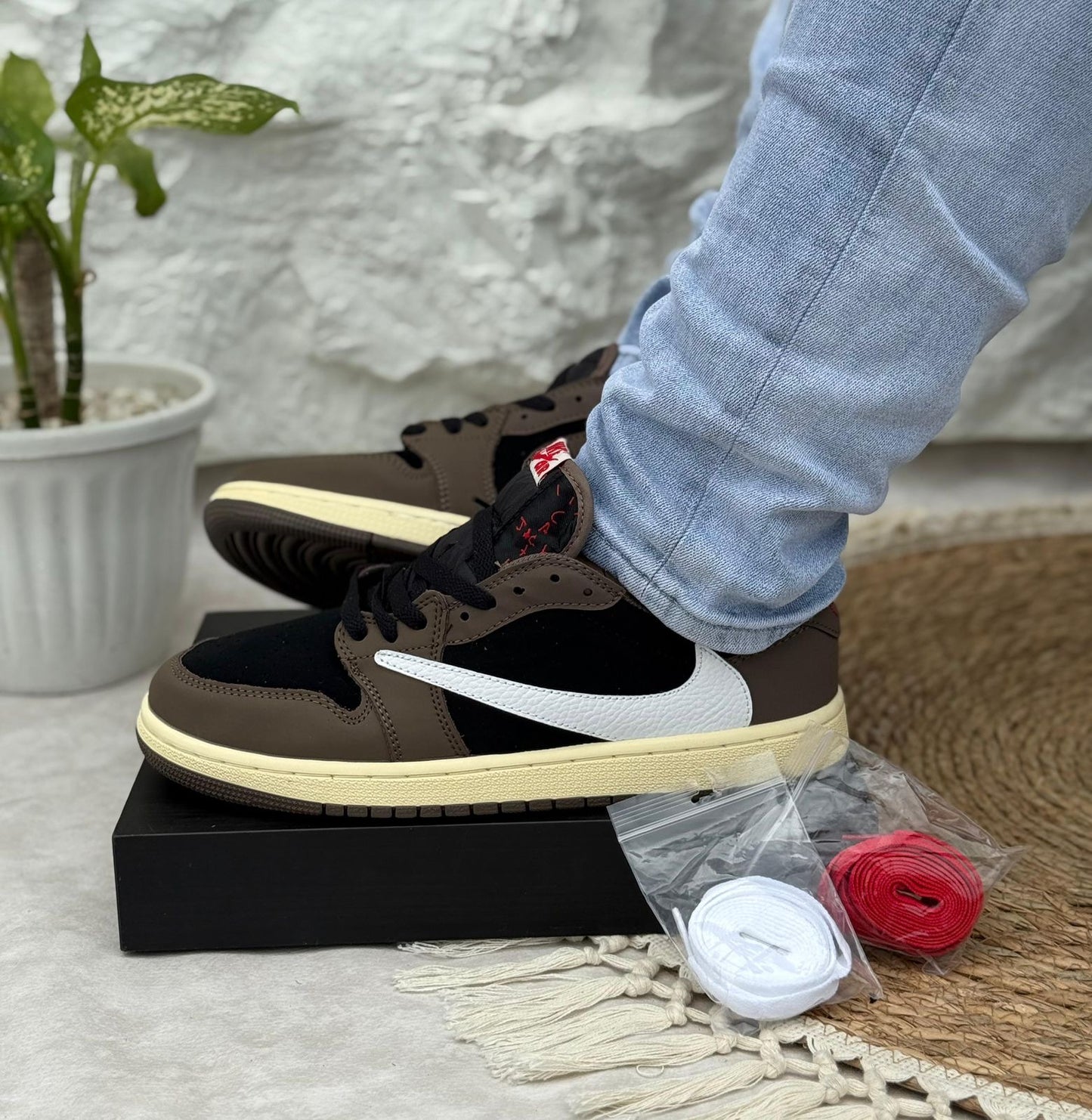 NIKE JORDAN TRAVIS SCOTT