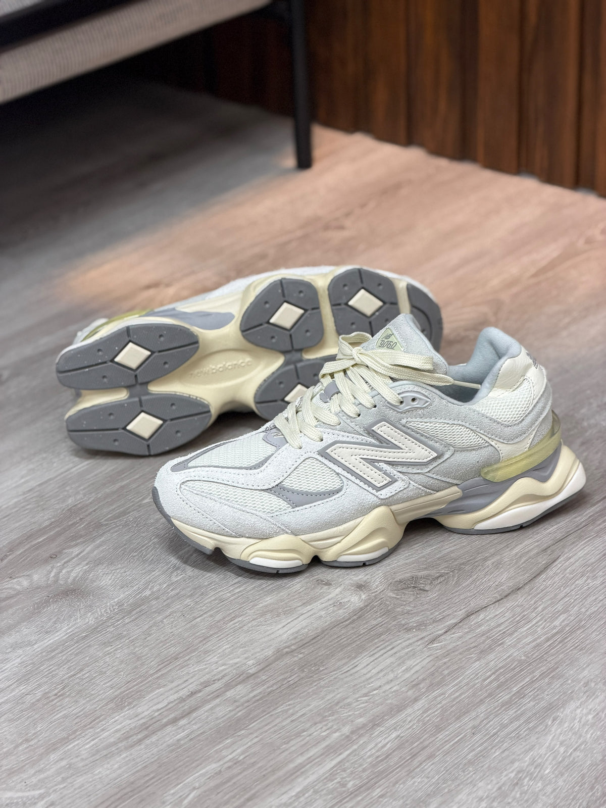 NEW BALANCE 9060 HOMBRE