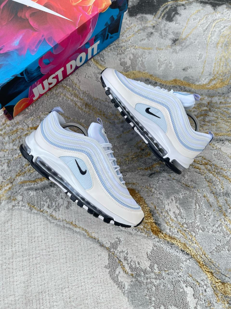NIKE AIR MAX 2000