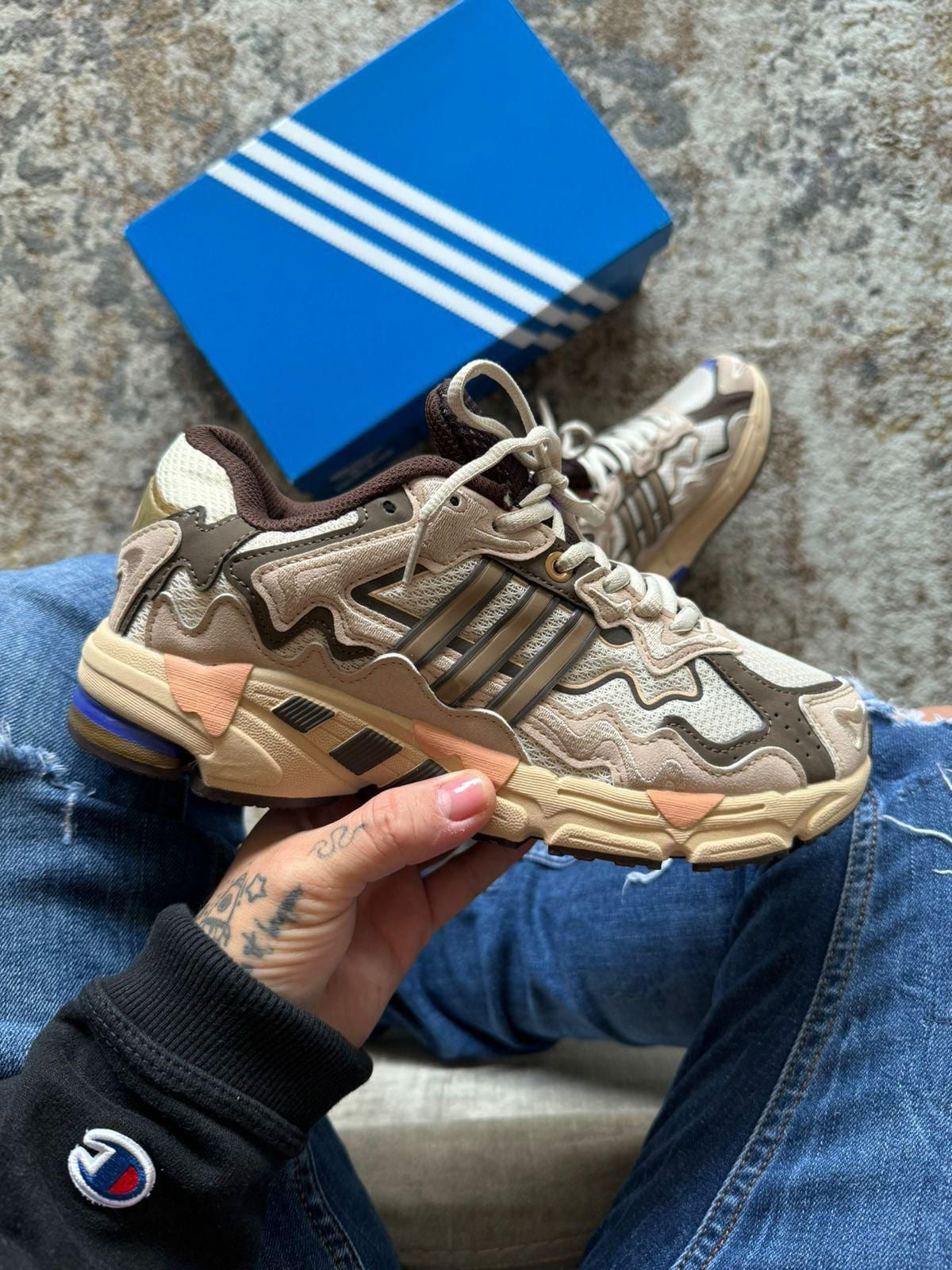 ADIDAS BAD BUNNY RESPONSE