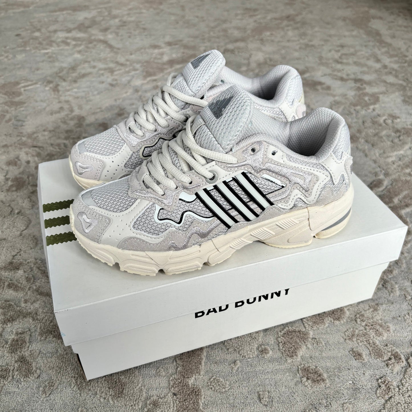 ADIDAS RESPONSE BAD BUNNY