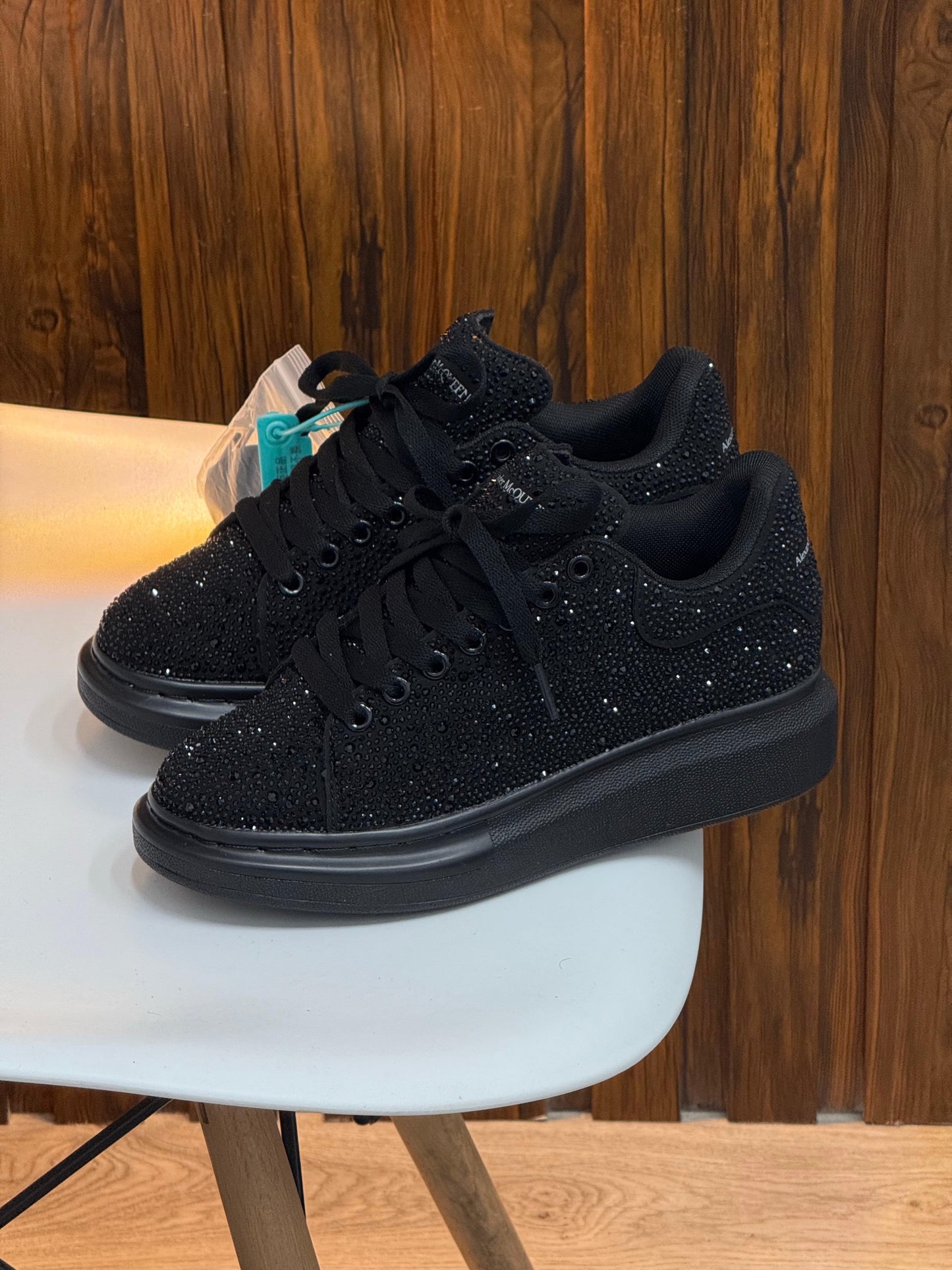 ALEXANDER MCQUEEN NEGRO BRILLANTE