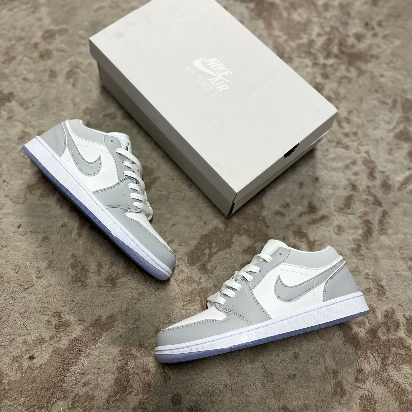 NIKE JORDAN 1 LOW | GRIS BLANCO