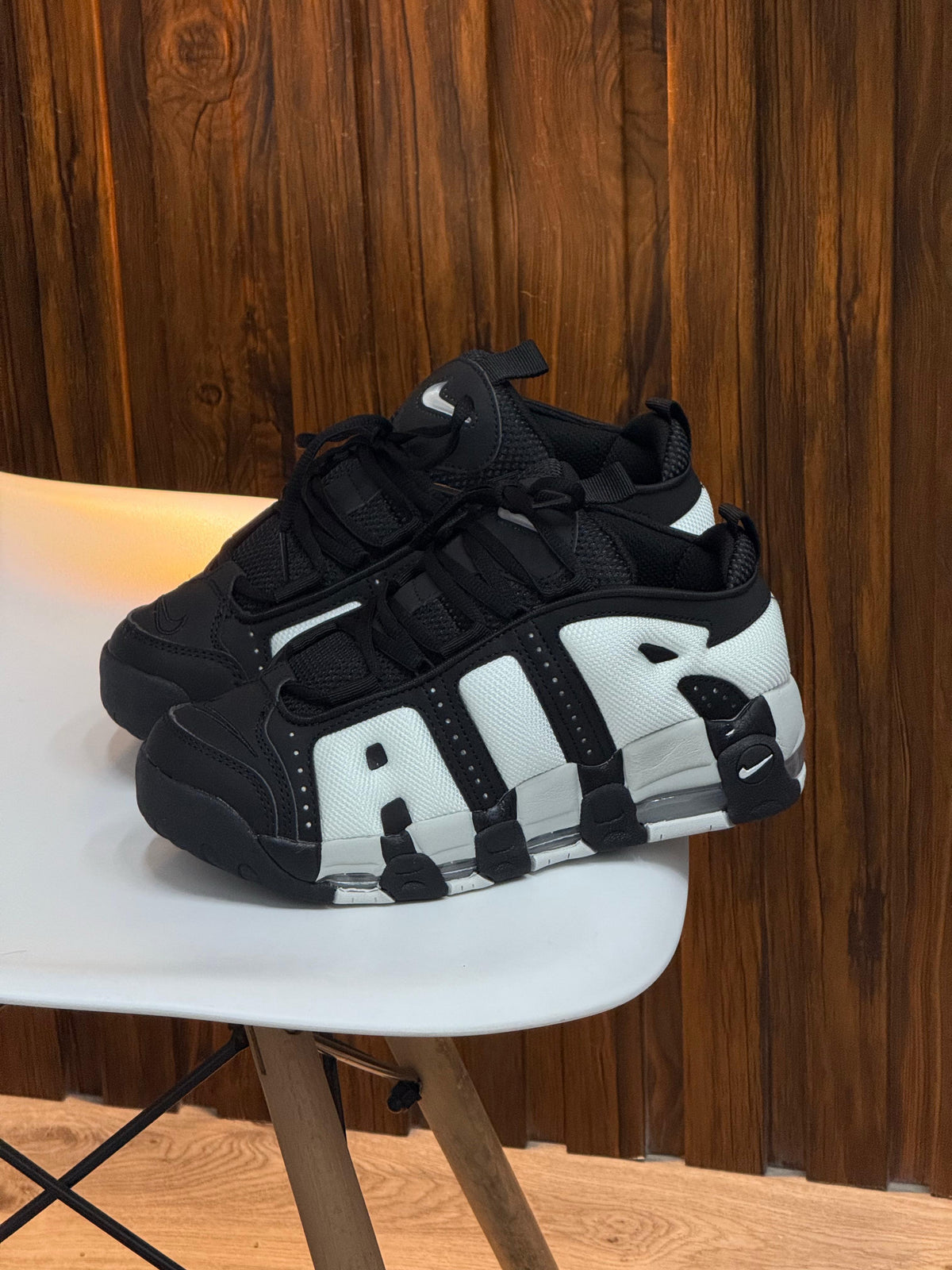 NIKE UPTEMPO