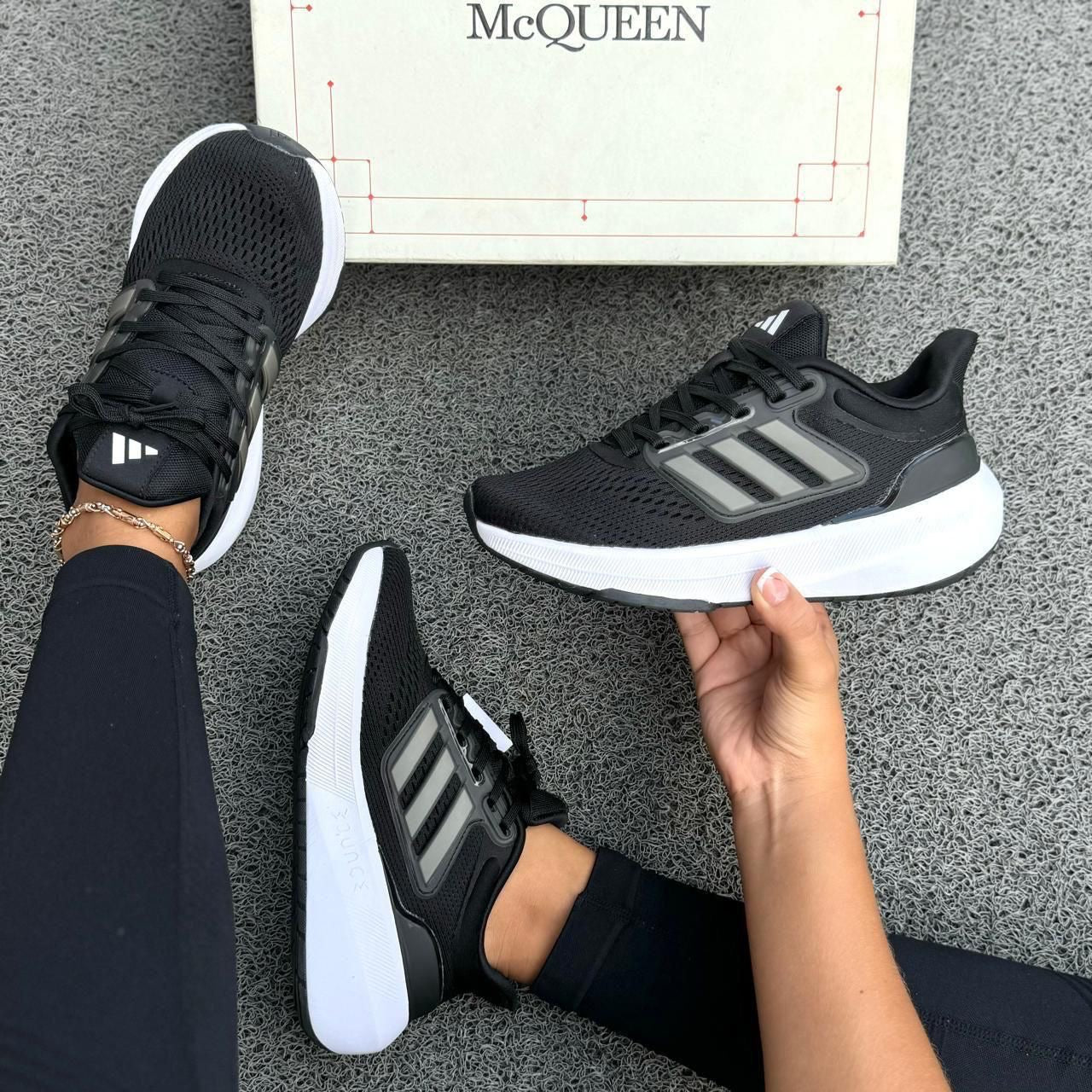 ADIDAS ULTRA BOOST | NEGRO BLANCO