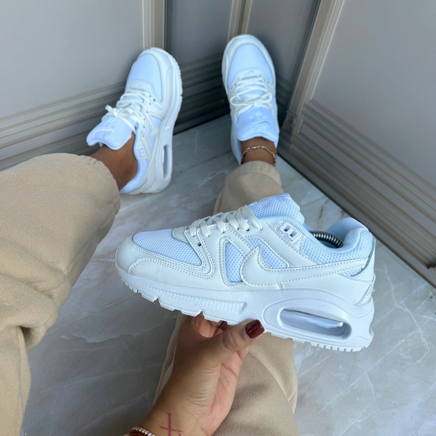 NIKE AIR MAX COMMAND