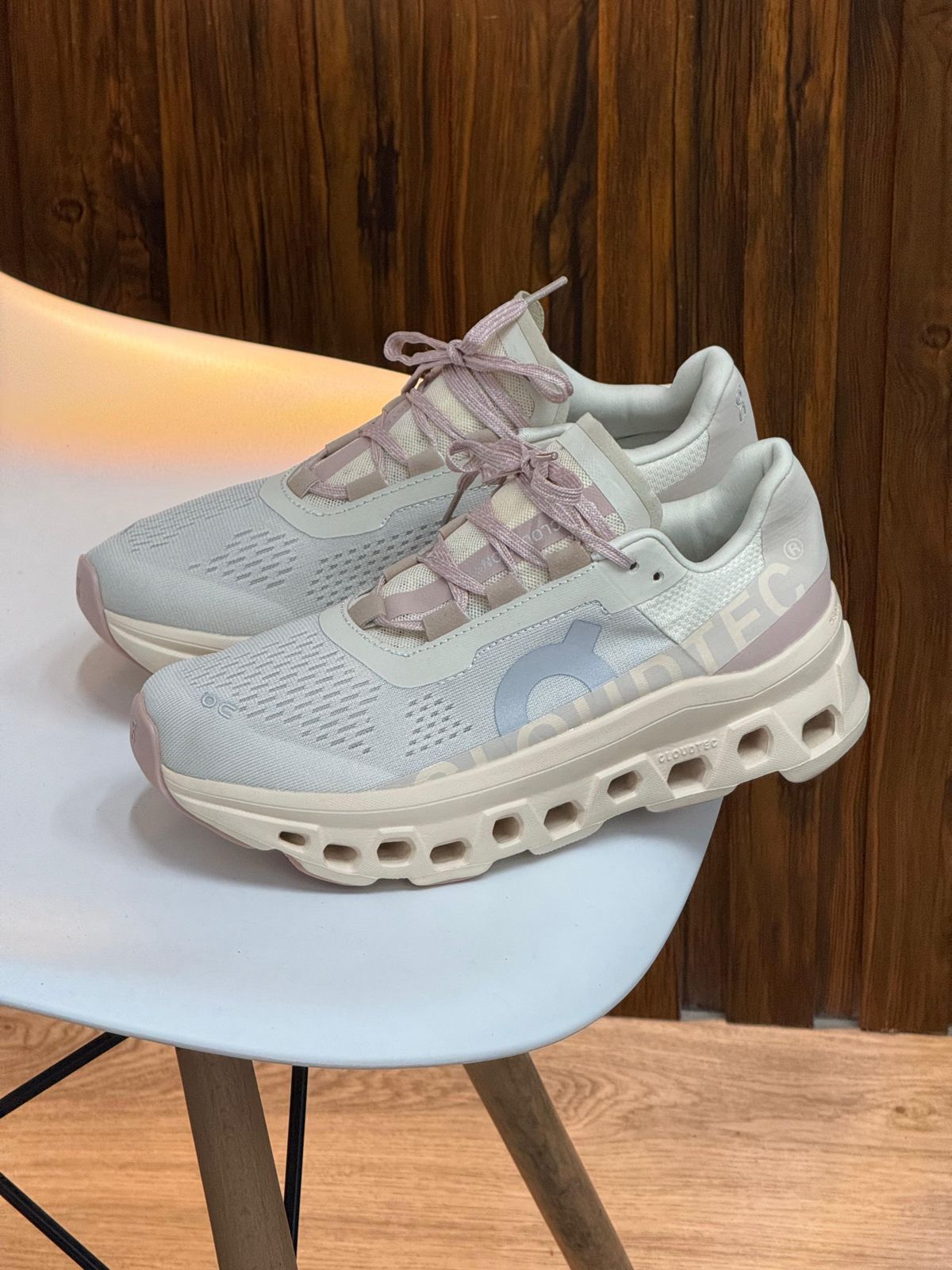 ON CLOUD MONSTER | ROSA