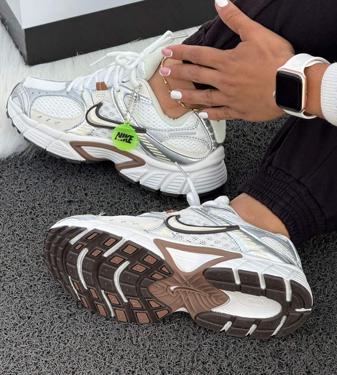 NIKE V5K CAFE