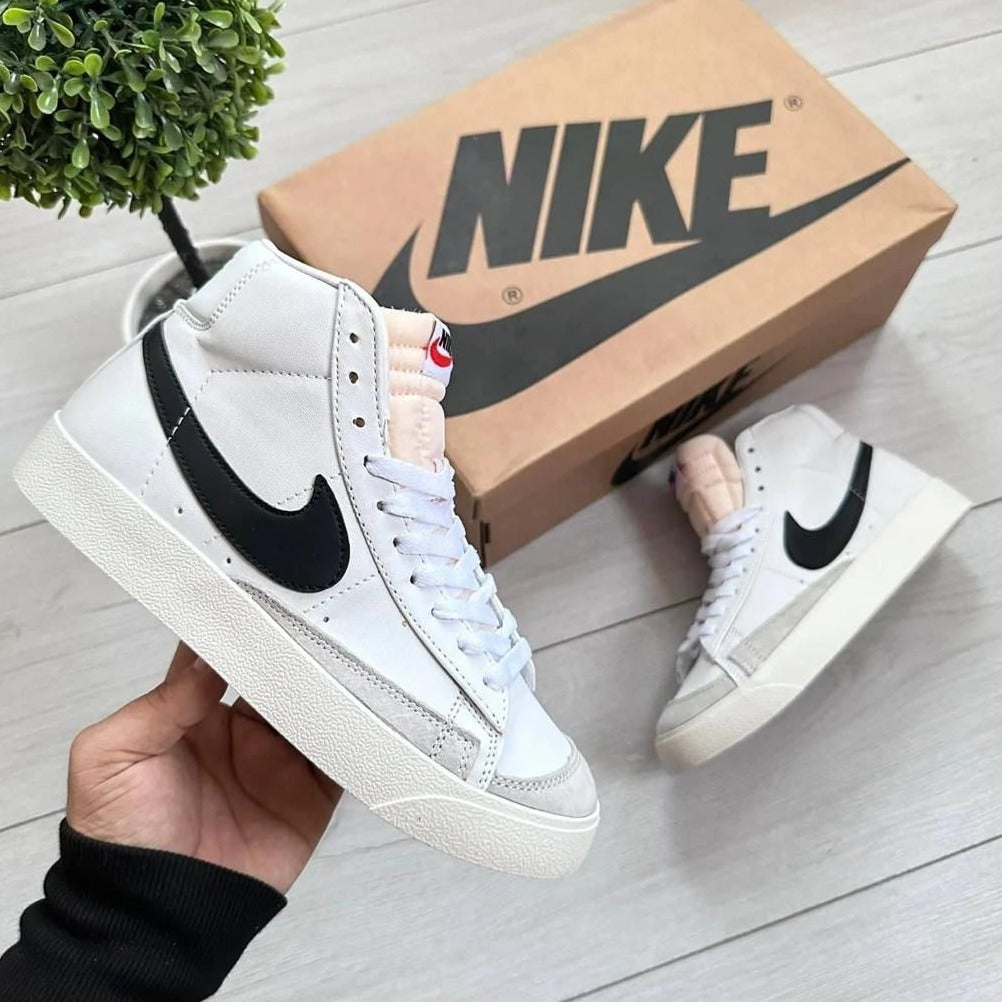 NIKE BLAZER
