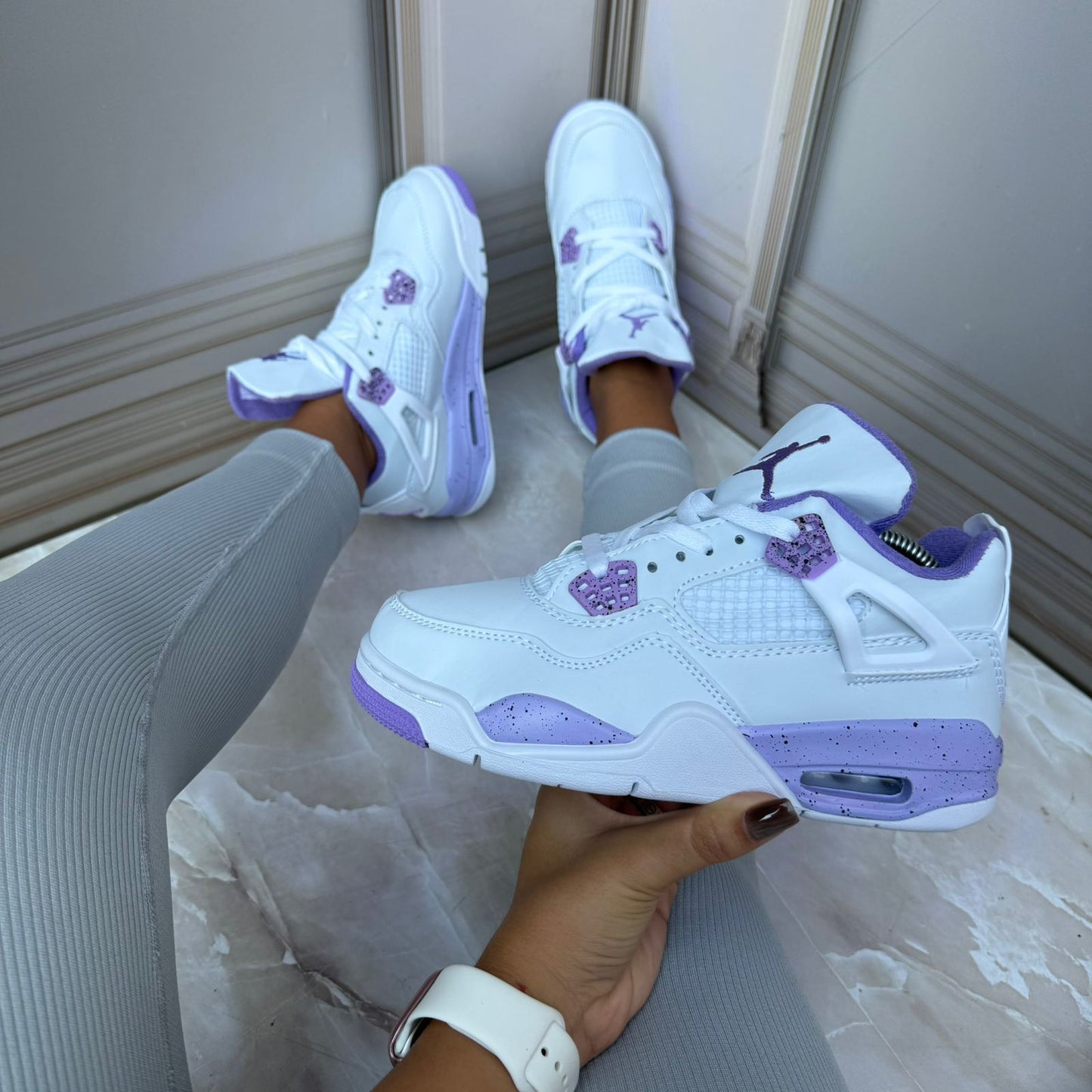 JORDAN RETRO 4 BLANCA MORADA