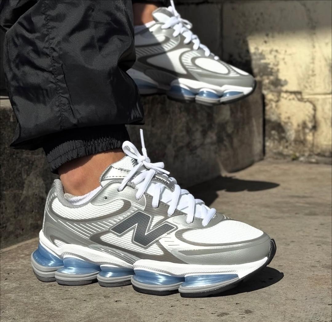 NEW BALANCE 2000 GRIS