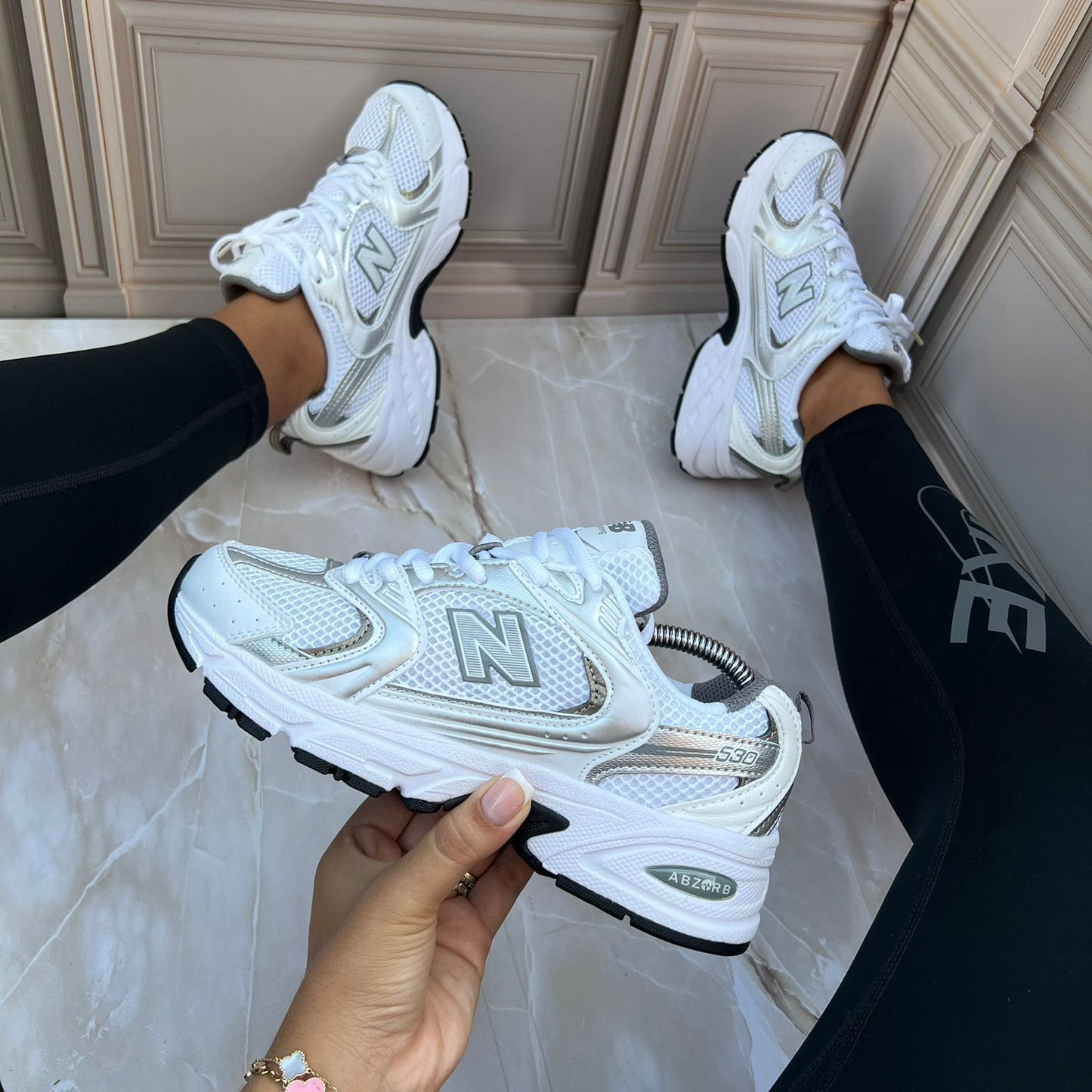 NEW BALANCE 530 | BLANCO GRIS
