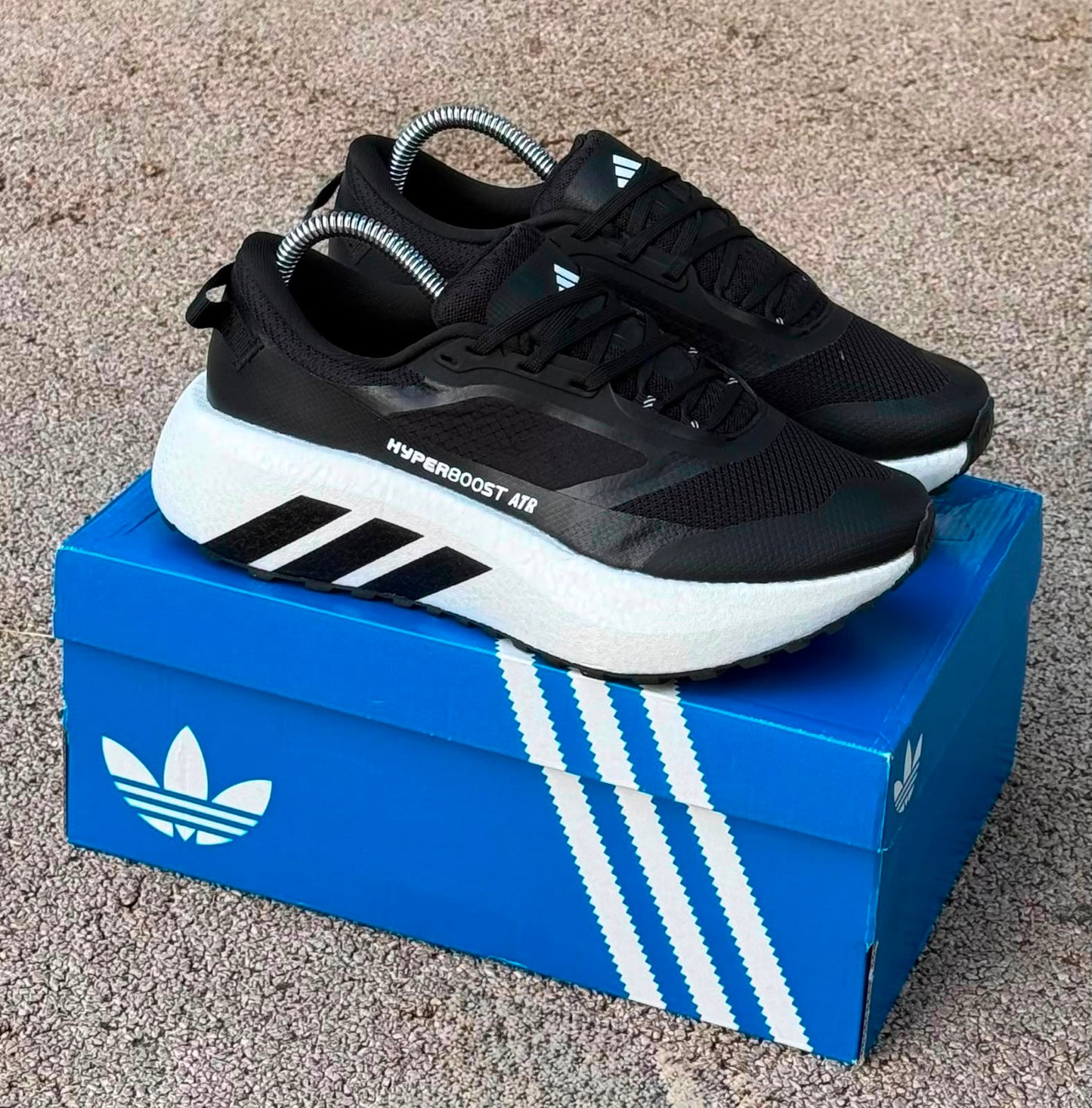 ADIDAS HYPERBOOST