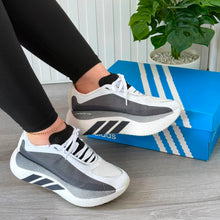 ADIDAS HYPERBOOST