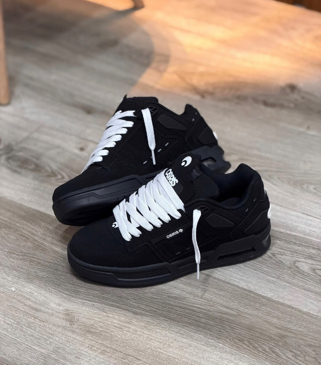 OSIRIS NEGRO BLANCO HOMBRE