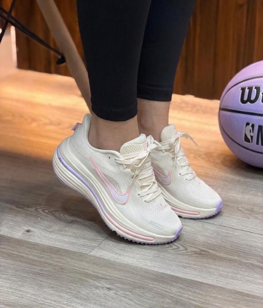 NIKE ZOOM