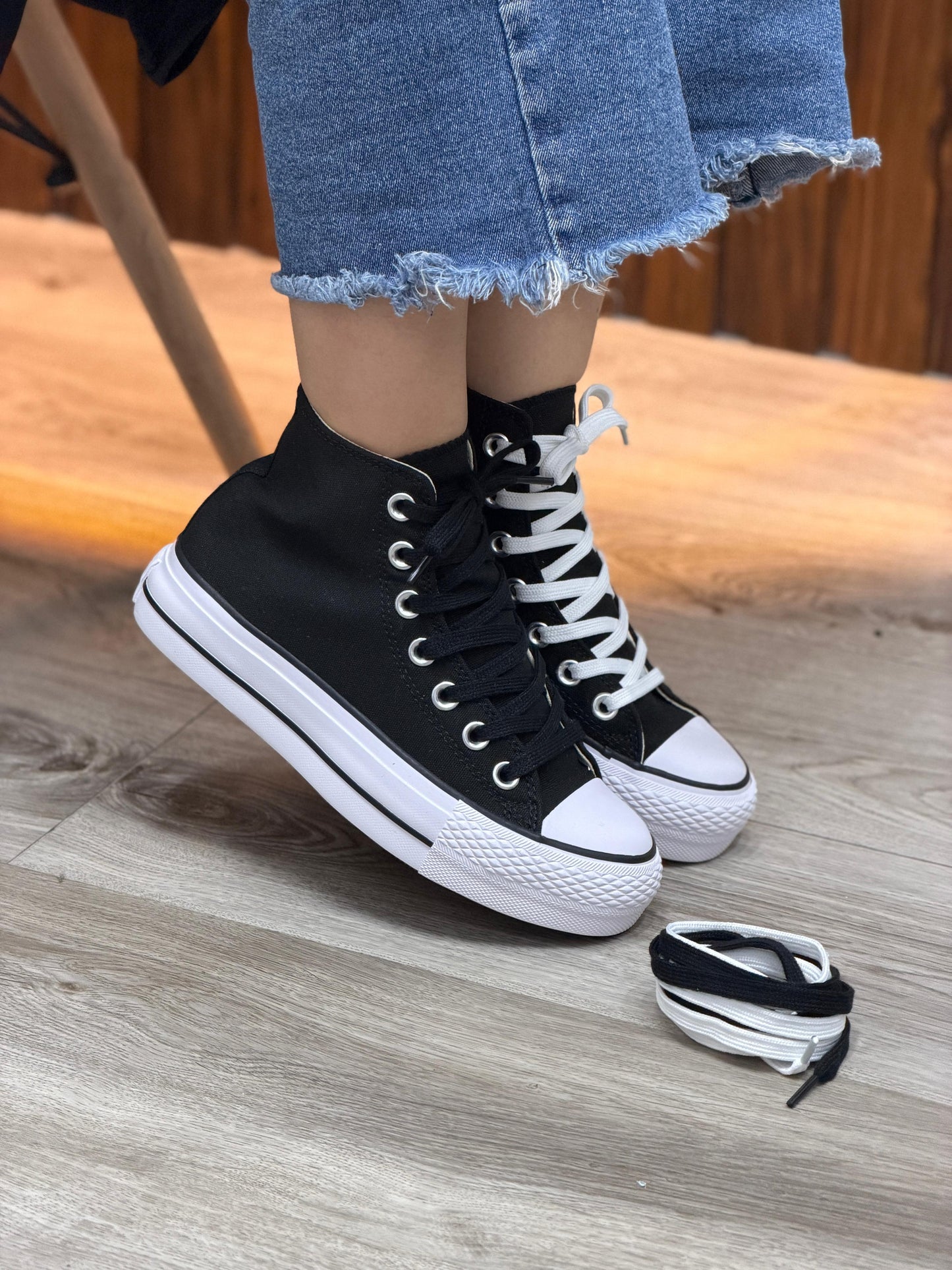 CONVERSE PLATAFORMA | NEGRA
