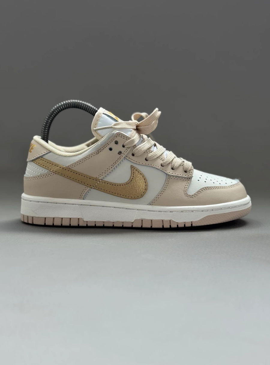 NIKE DUNK DAMA