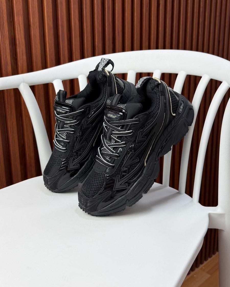OFF WHITE