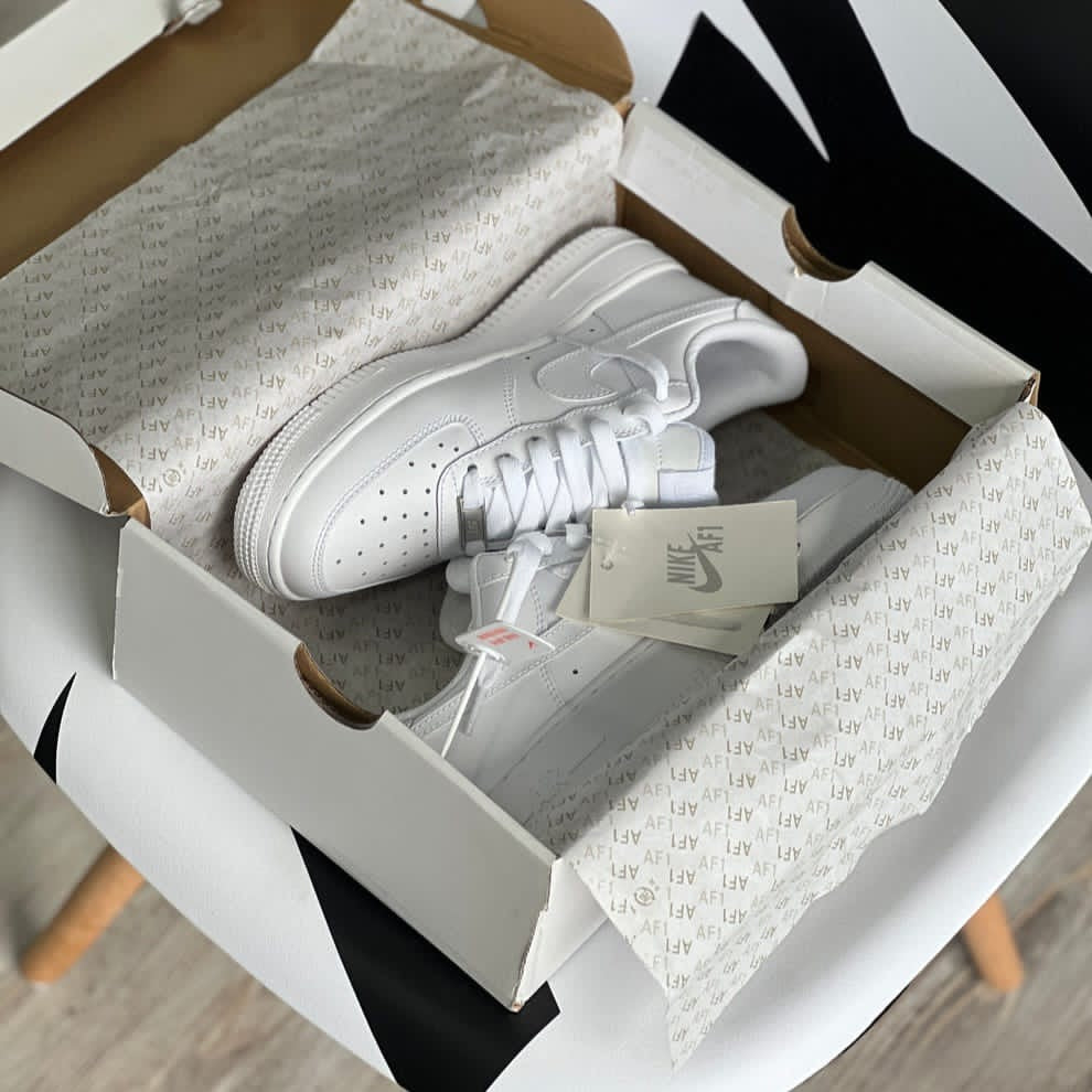 NIKE AIR FORCE ONE CLASICA
