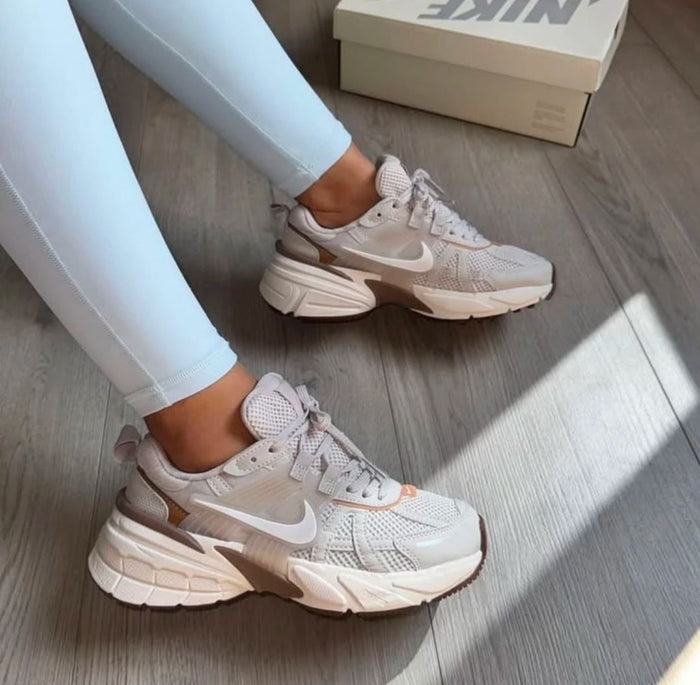NIKE V2K | CAFÉ