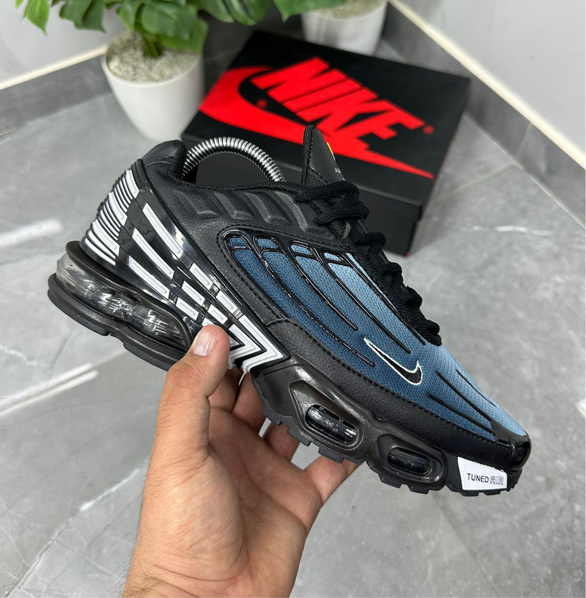 NIKE TN PLUS DRIFT