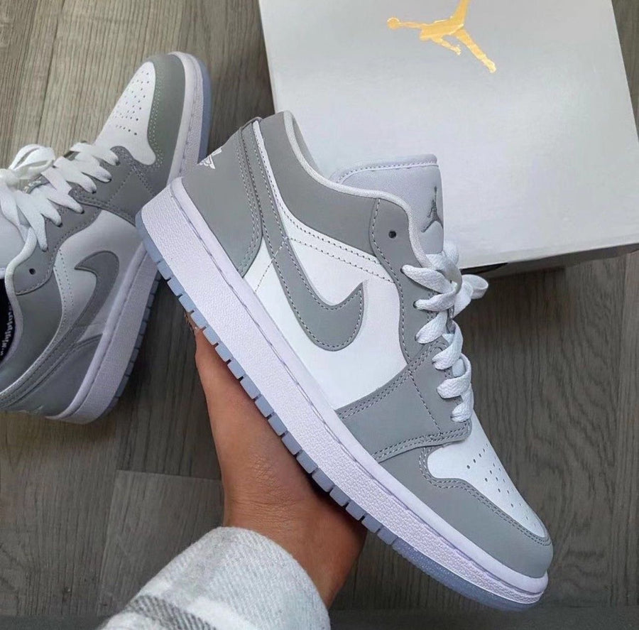 NIKE JORDAN 1 LOW | GRIS BLANCO