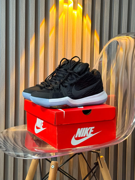 NIKE KYRIE IRVING 3