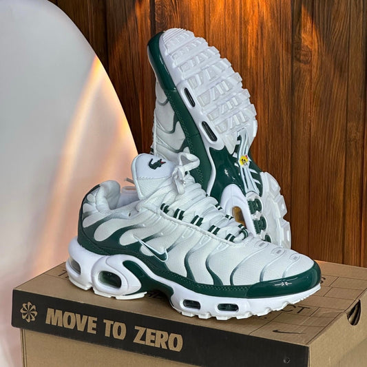 NIKE TN | LACOSTE