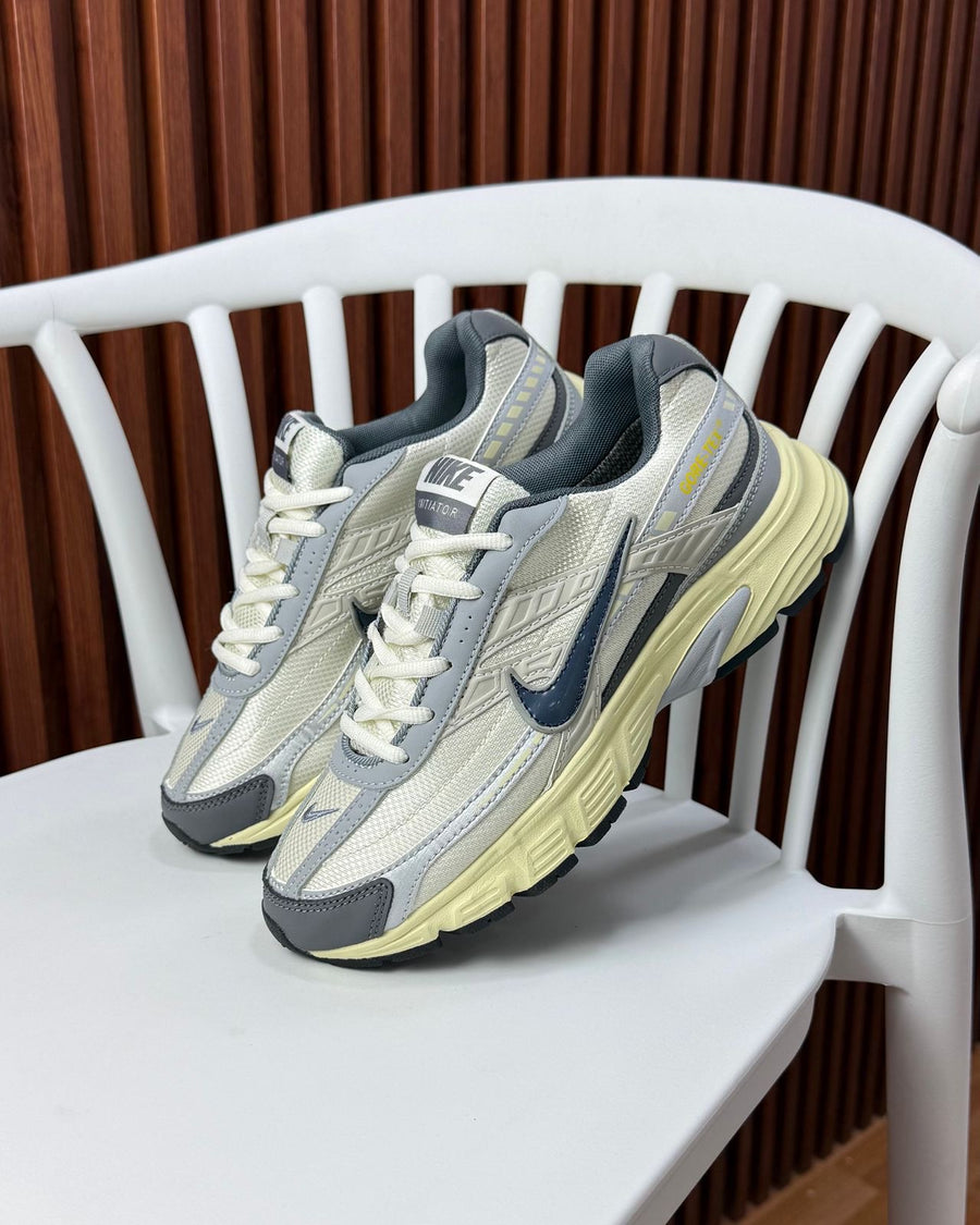 NIKE INITIATOR