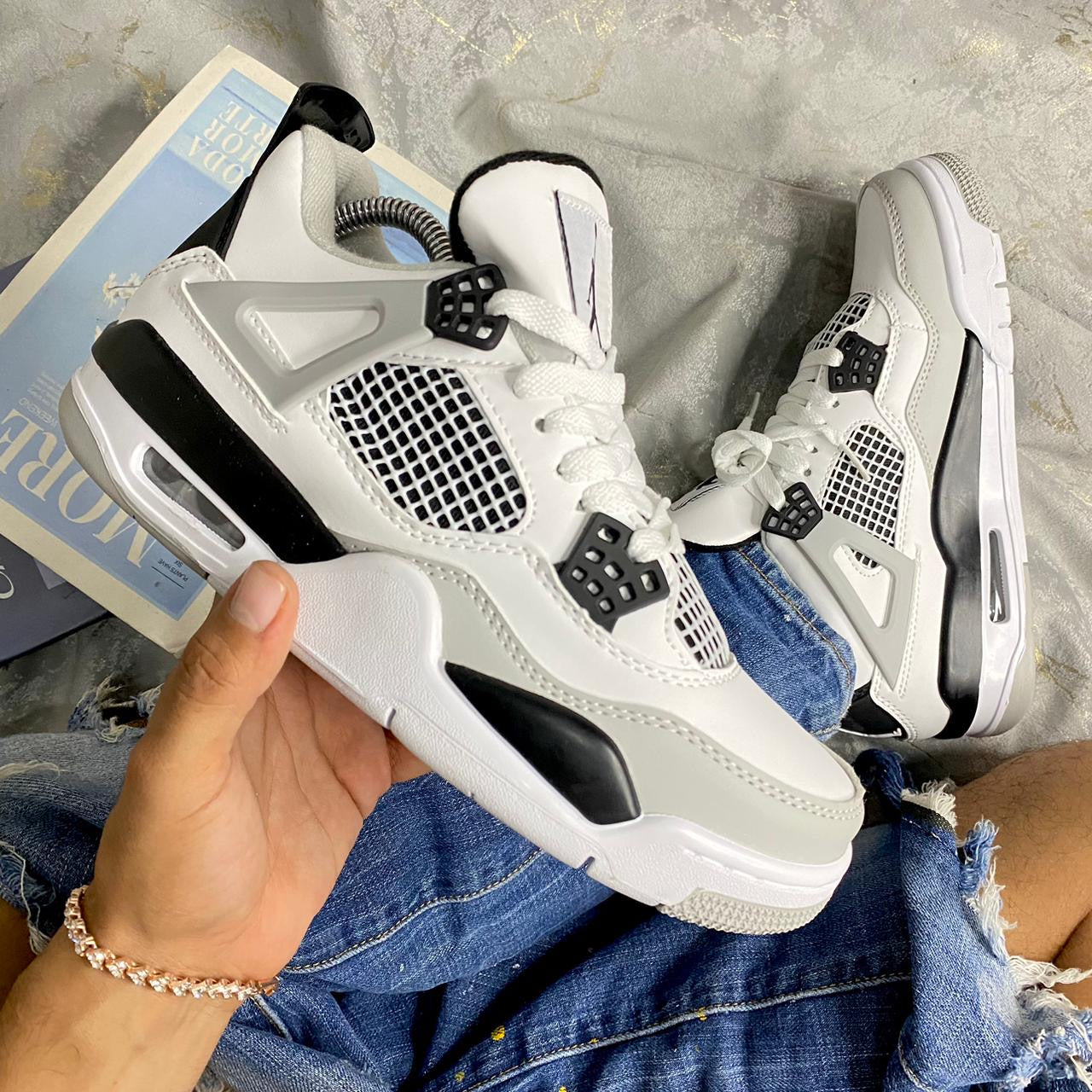 JORDAN RETRO 4 | BLANCO NEGRO