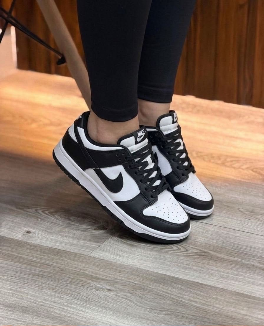 NIKE DUNK PANDA