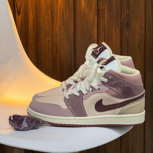 NIKE JORDAN RETRO 1