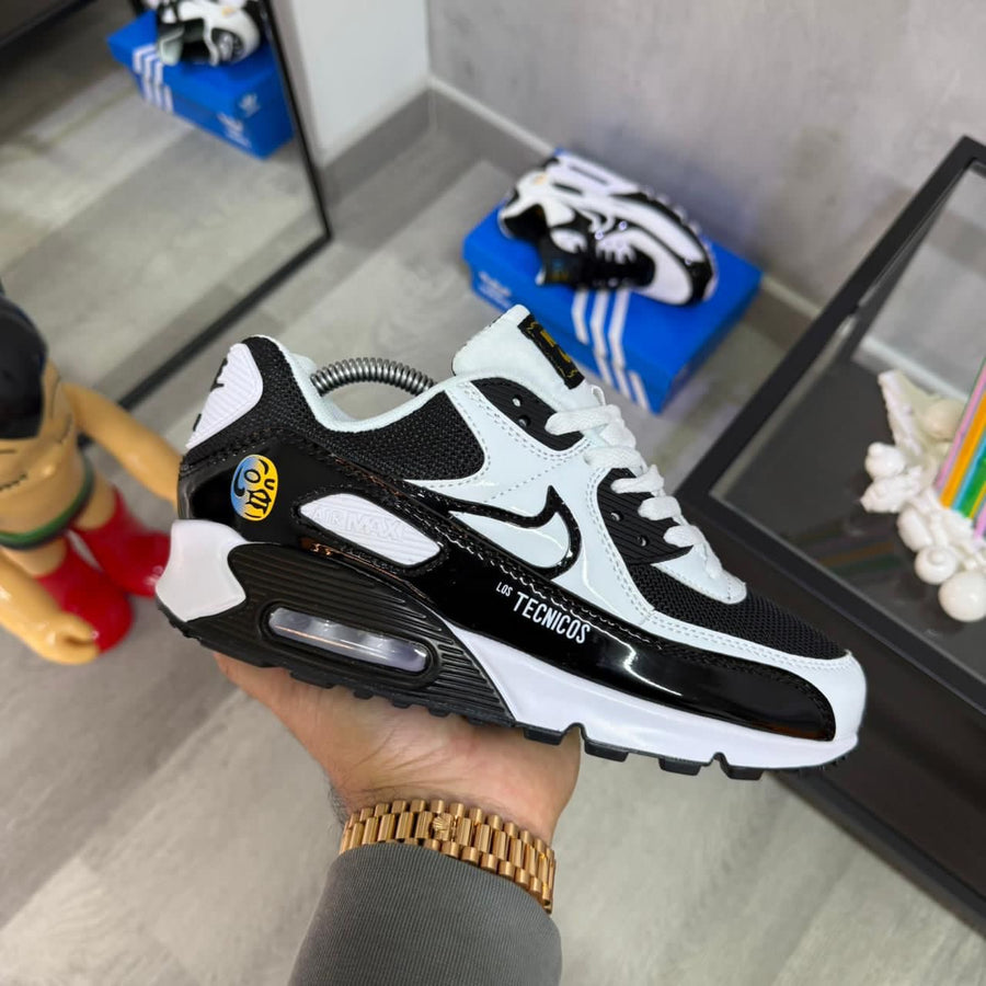 NIKE AIR MAX
