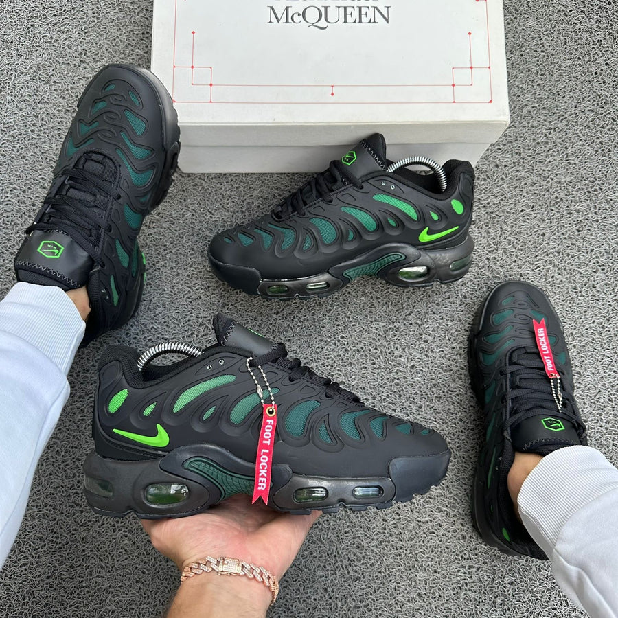 NIKE TN PLUS