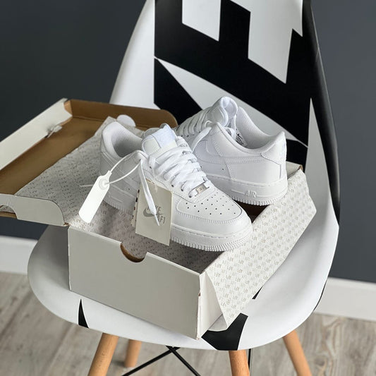 NIKE AIR FORCE ONE CLASICA