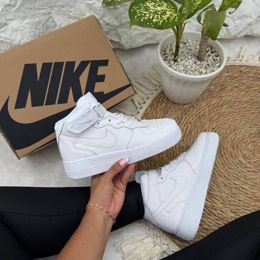 NIKE AIR FORCE ONE BOTA CLASICA
