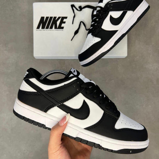 NIKE DUNK PANDA