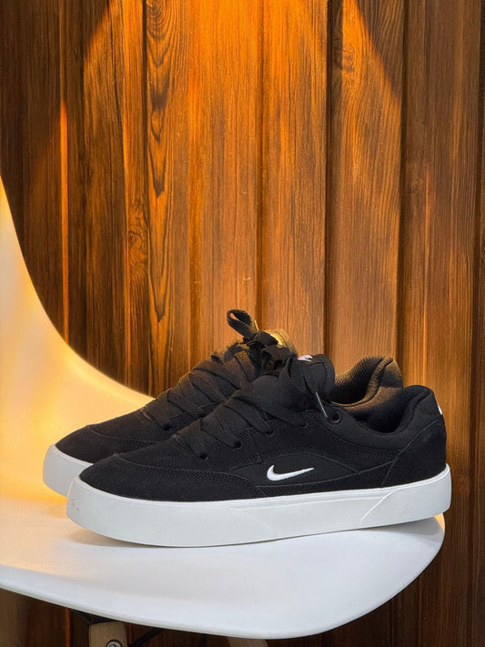 NIKE TABLA NEGRO
