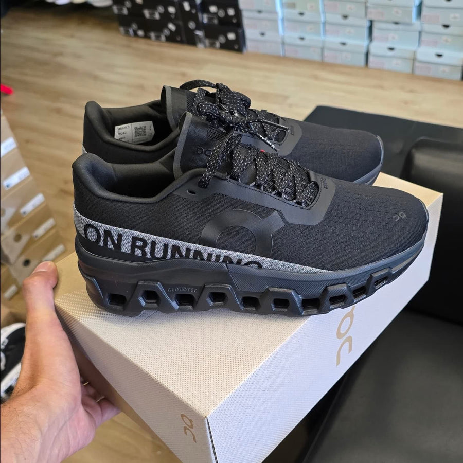 ON CLOUD NEGRO