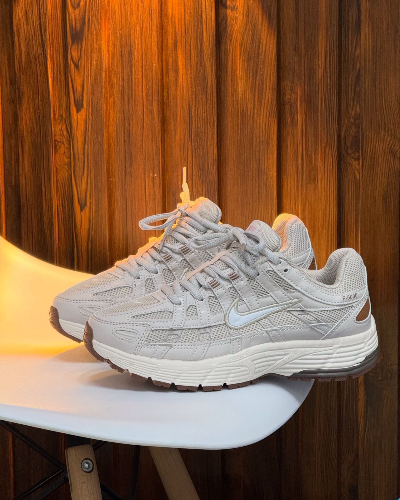 NIKE P6000 | BEIGE